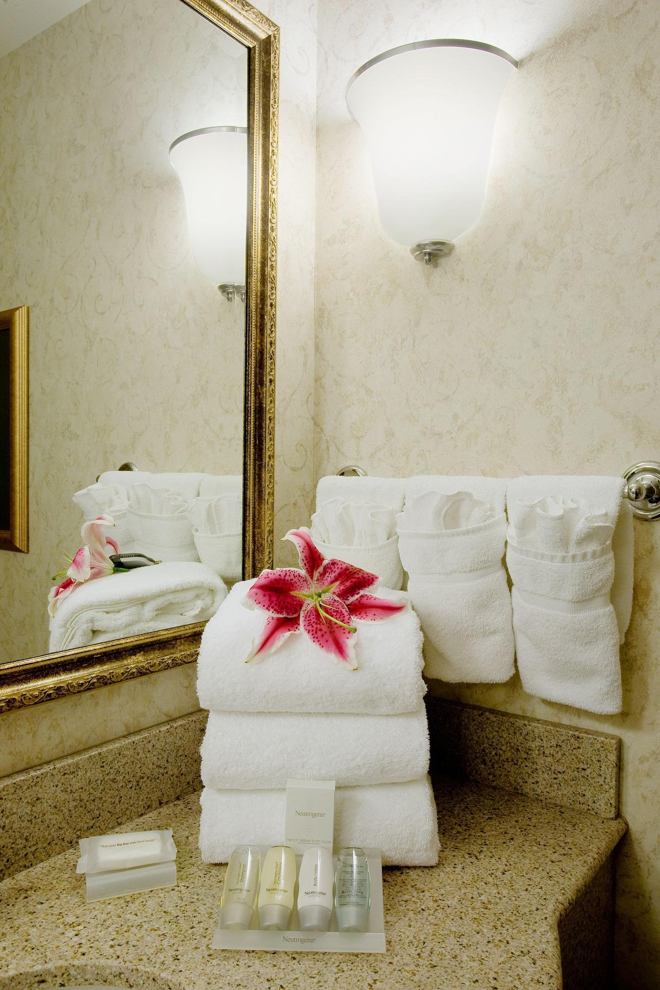 Hilton Garden Inn Tri-Cities/Кенневик Экстерьер фото