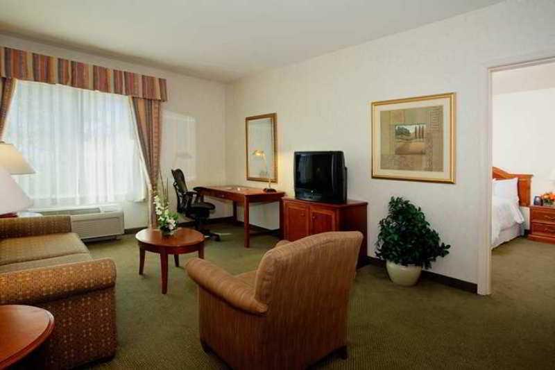 Hilton Garden Inn Tri-Cities/Кенневик Номер фото