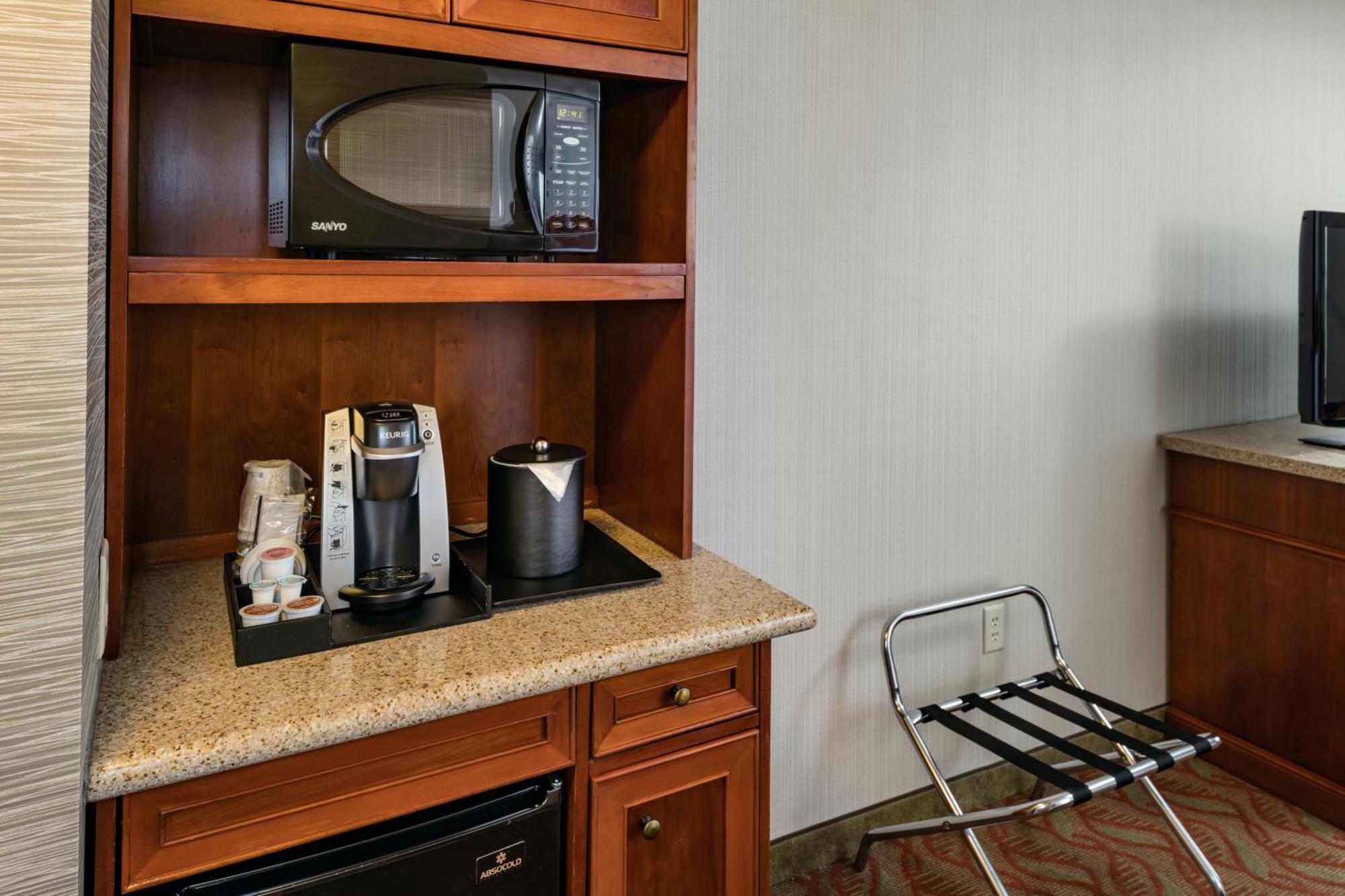 Hilton Garden Inn Tri-Cities/Кенневик Экстерьер фото