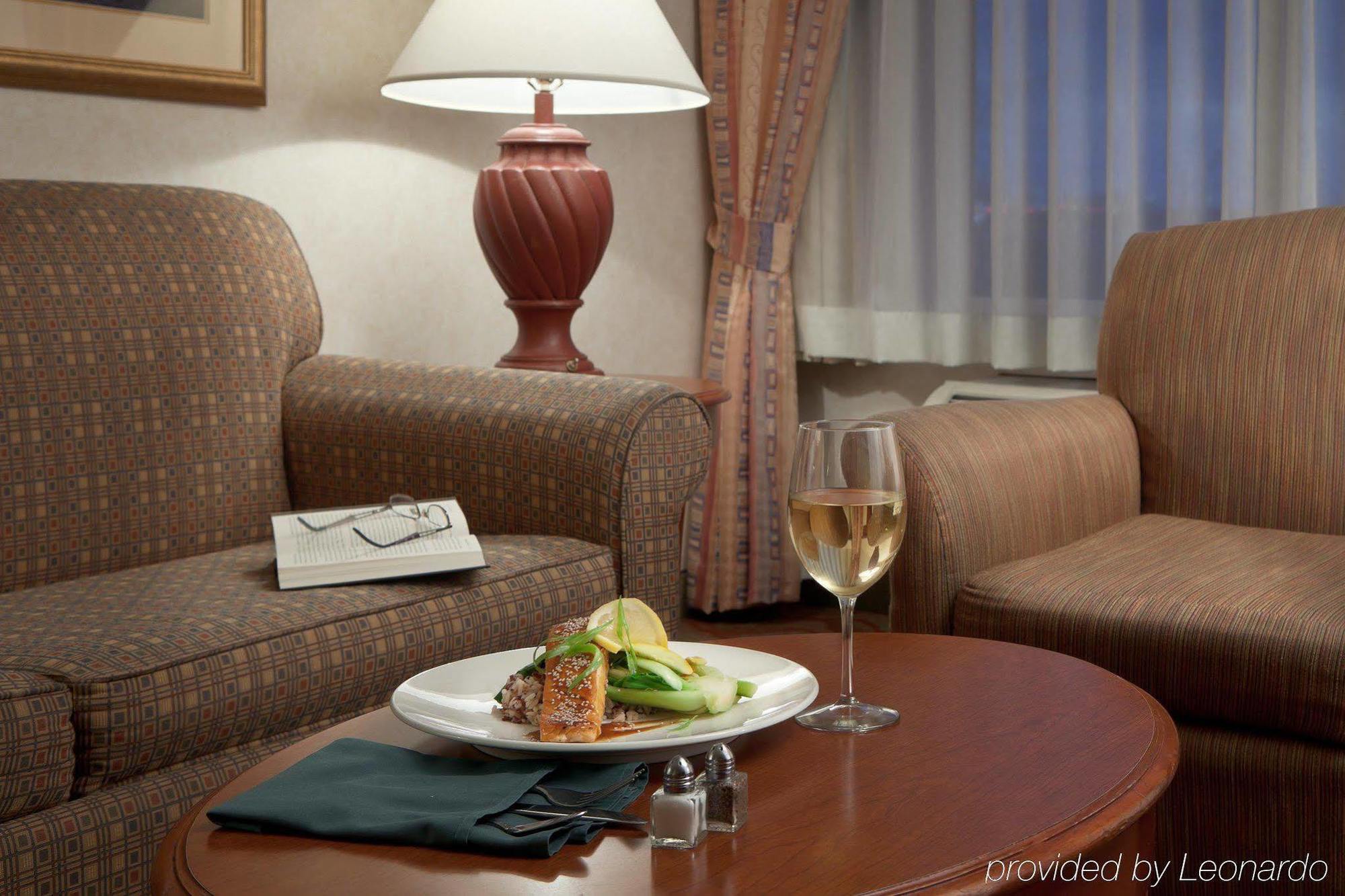 Hilton Garden Inn Tri-Cities/Кенневик Экстерьер фото